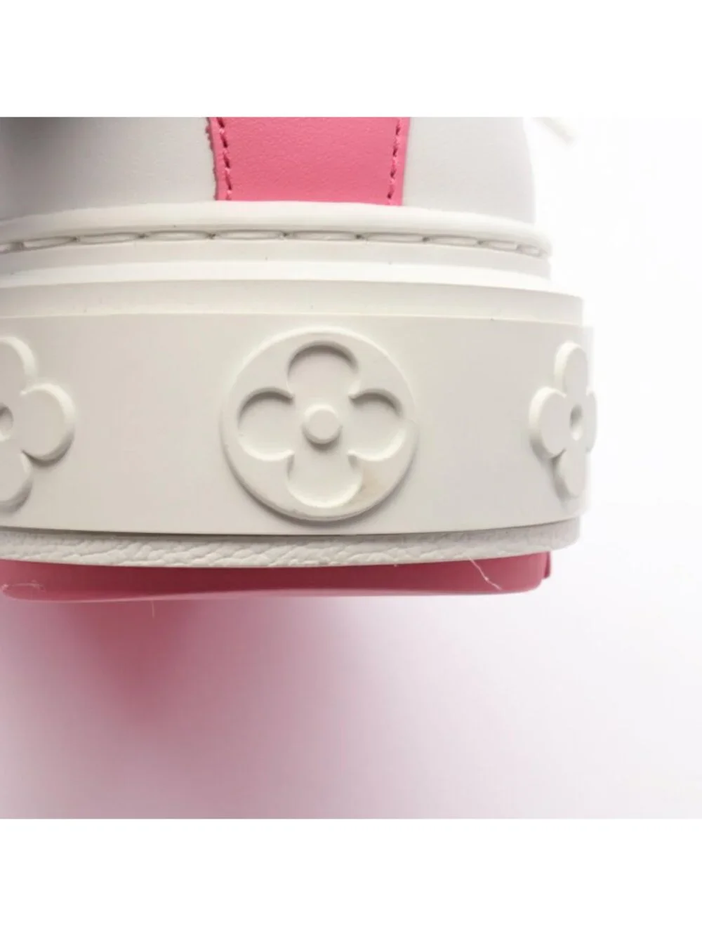 Louis Vuitton Sneakers Time Out Line Monogram Leather